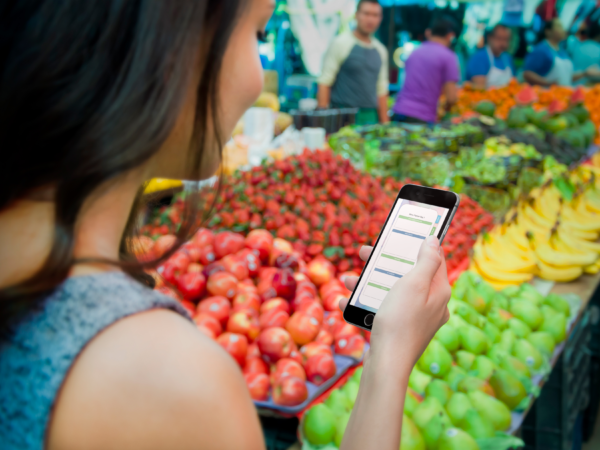 iphone-6-buying-fruit